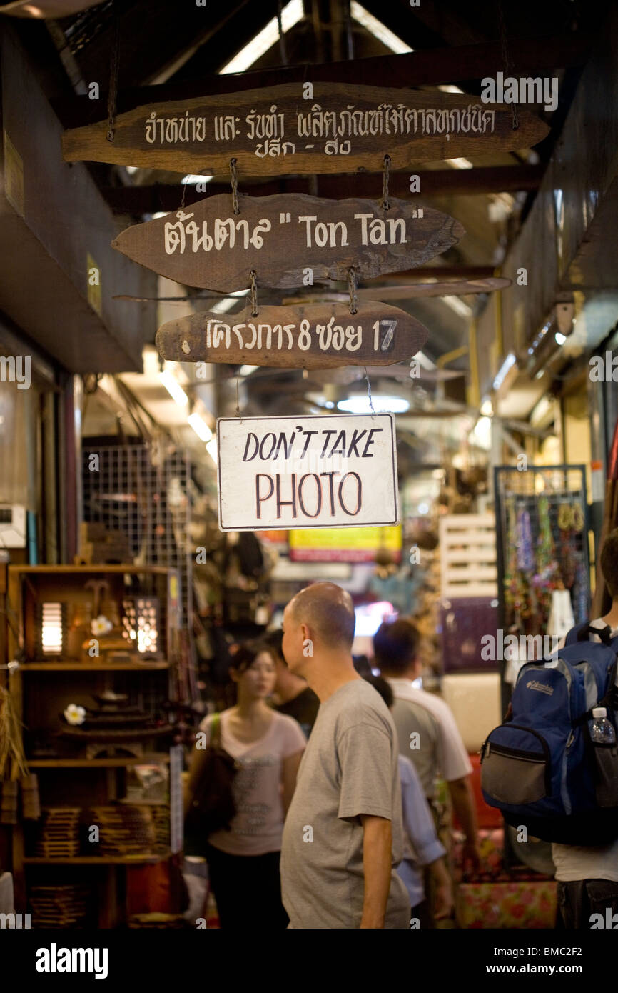 "Nicht fotografieren" Zeichen Chatuchak Markt Bangkok Thailand Stockfoto