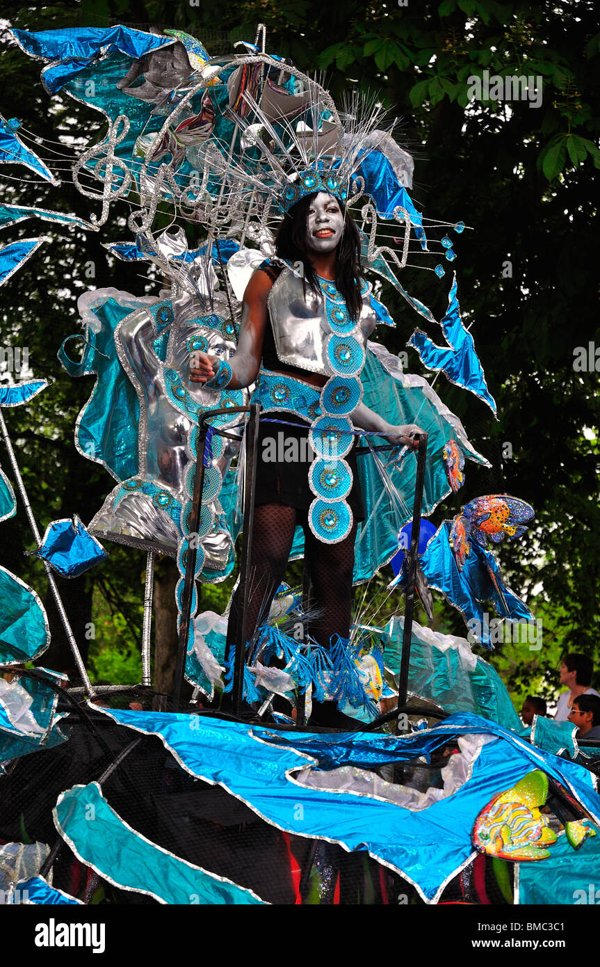 Luton Karneval Feier aufwendige Kostüme 2010 Stockfoto