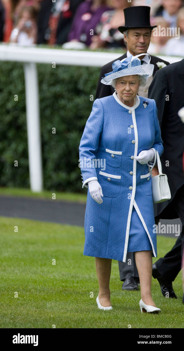 Die britische Königin Elizabeth II beim Royal Ascot Pferd Rennen Treffen in 2009 Stockfoto