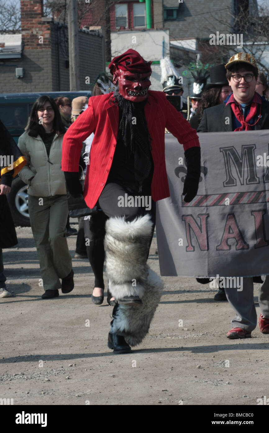 In die Wiederbelebung der eine 300 Jahre alte Tradition ist Le Nain Rouge aus Detroit Gefahren, um Glück für die Bürger von Detroit zu bringen. Stockfoto