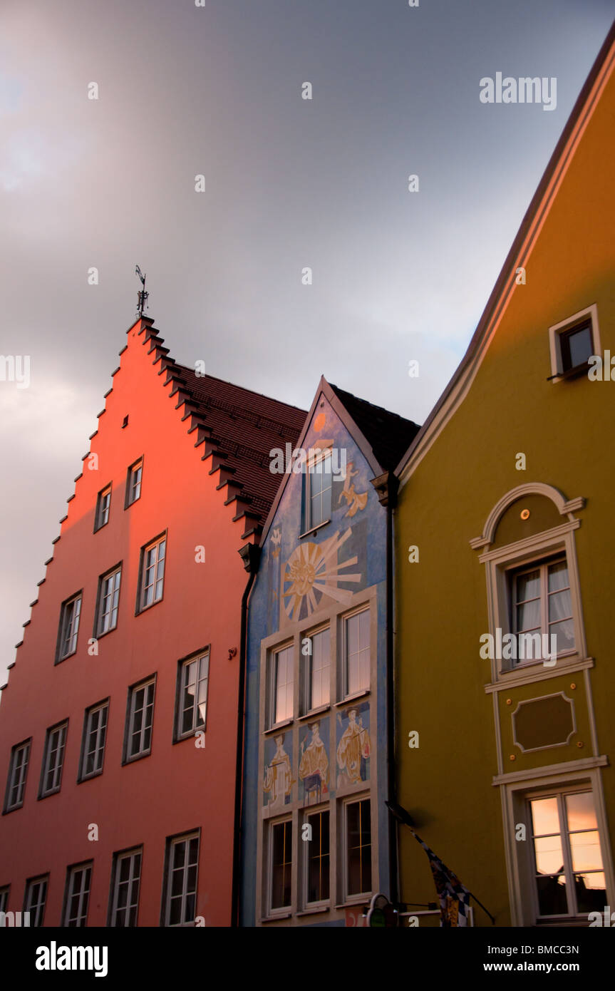 Füssen Ladenfronten in den späten Abend Stockfoto