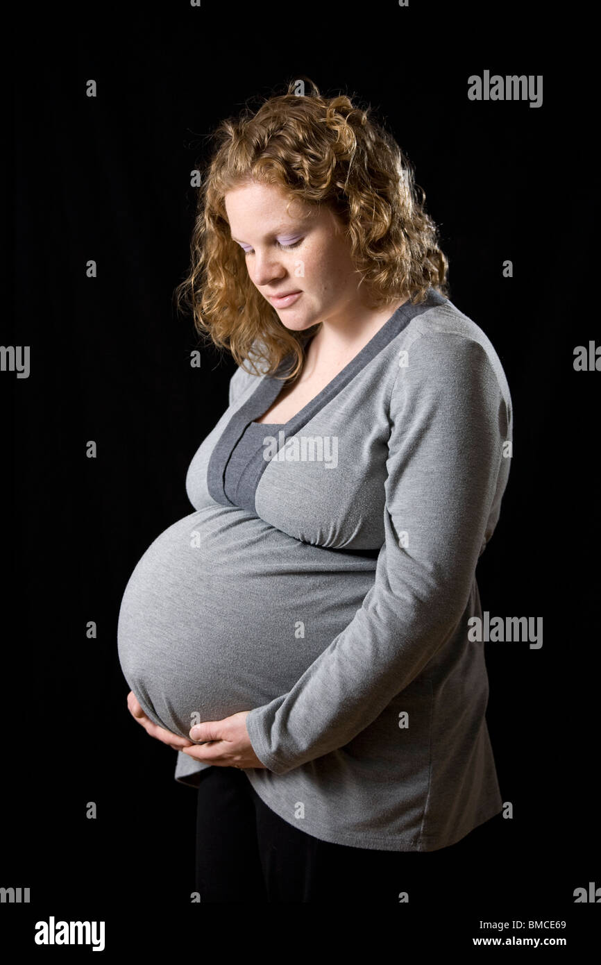 Schwangere Frau, volle Amtszeit. Stockfoto