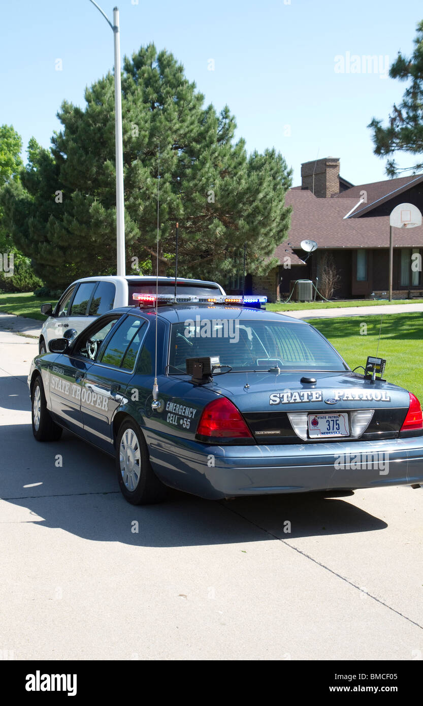 Verkehrskontrolle mit einem Nummernschild-Leser, LPR, die Troopers erhalten sofortige Informationen über das Fahrzeug gestoppt State Police Stockfoto