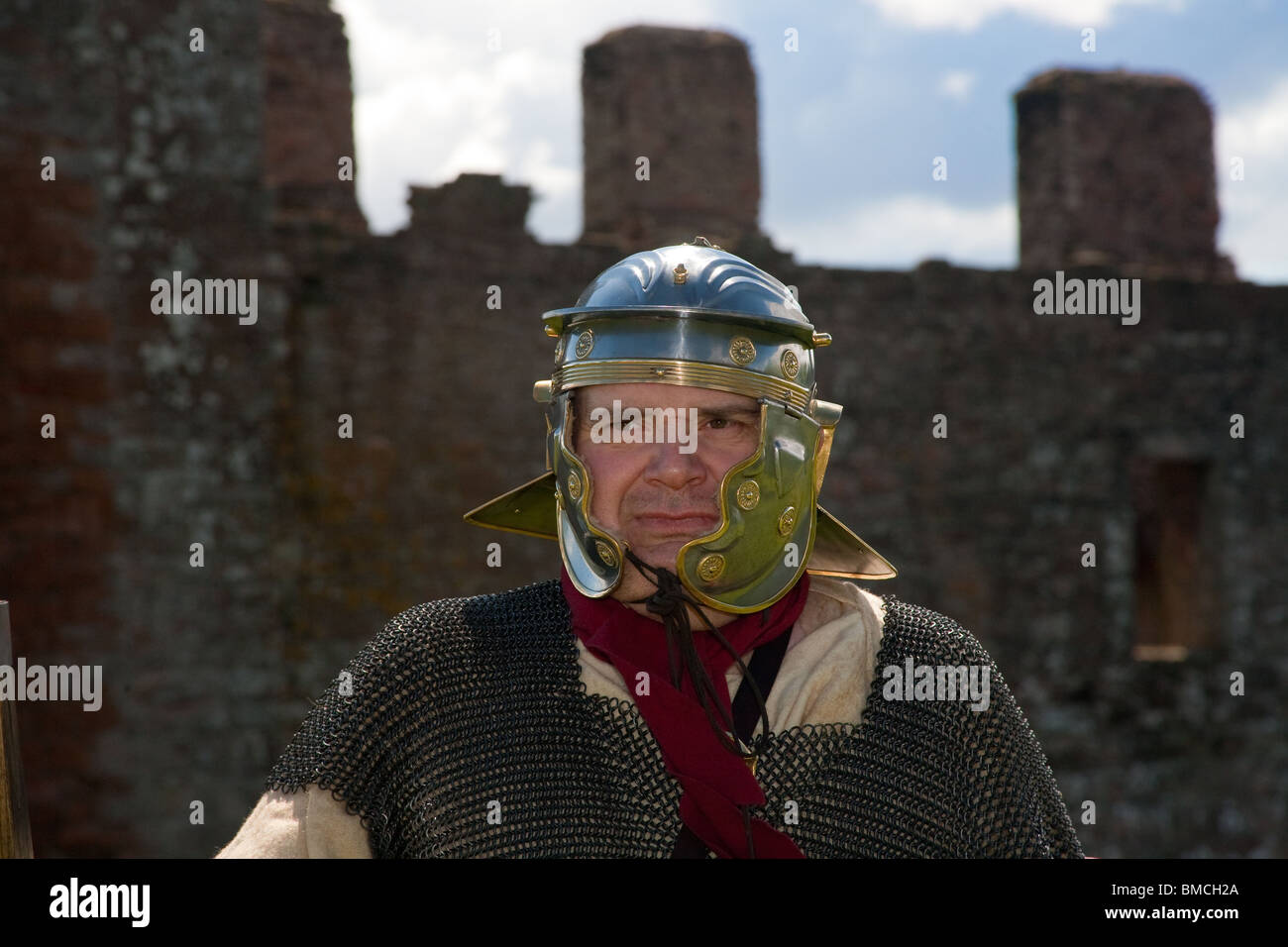 Roman Soldier Antonine Wache 145 n. Chr. lebende Geschichte Gruppe bei Caerverlock Castle, Schottland, UK Stockfoto