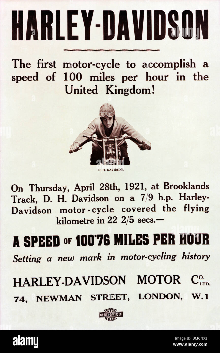 Harley Davidson, 100 km/h-Plakat für die berühmte amerikanische Motorrad wenn es die Geschwindigkeit Barriere 1921 in Brooklands brach Stockfoto