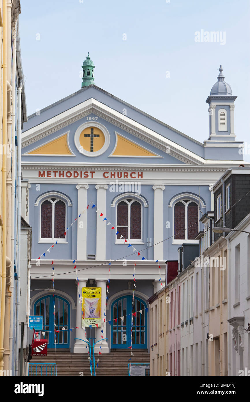 Halkett Place in Richtung der methodistischen Kirche, St. Helier Town centre, die Hauptstadt von Jersey, Kanalinseln, Großbritannien Stockfoto