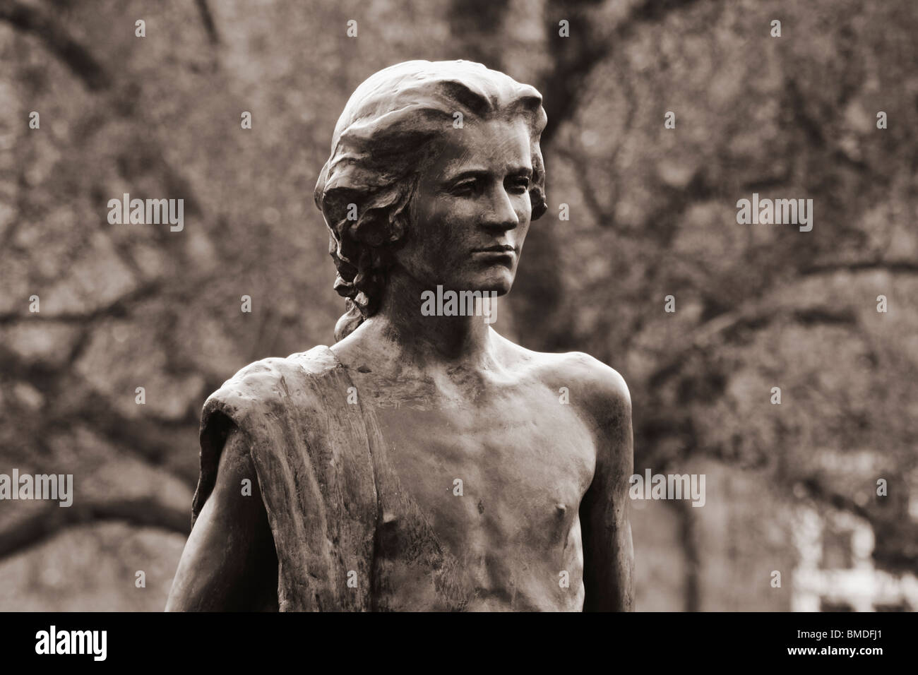 Statue von einem jungen Captain James Cook am Dorfanger in Great Ayton, North Yorkshire Stockfoto