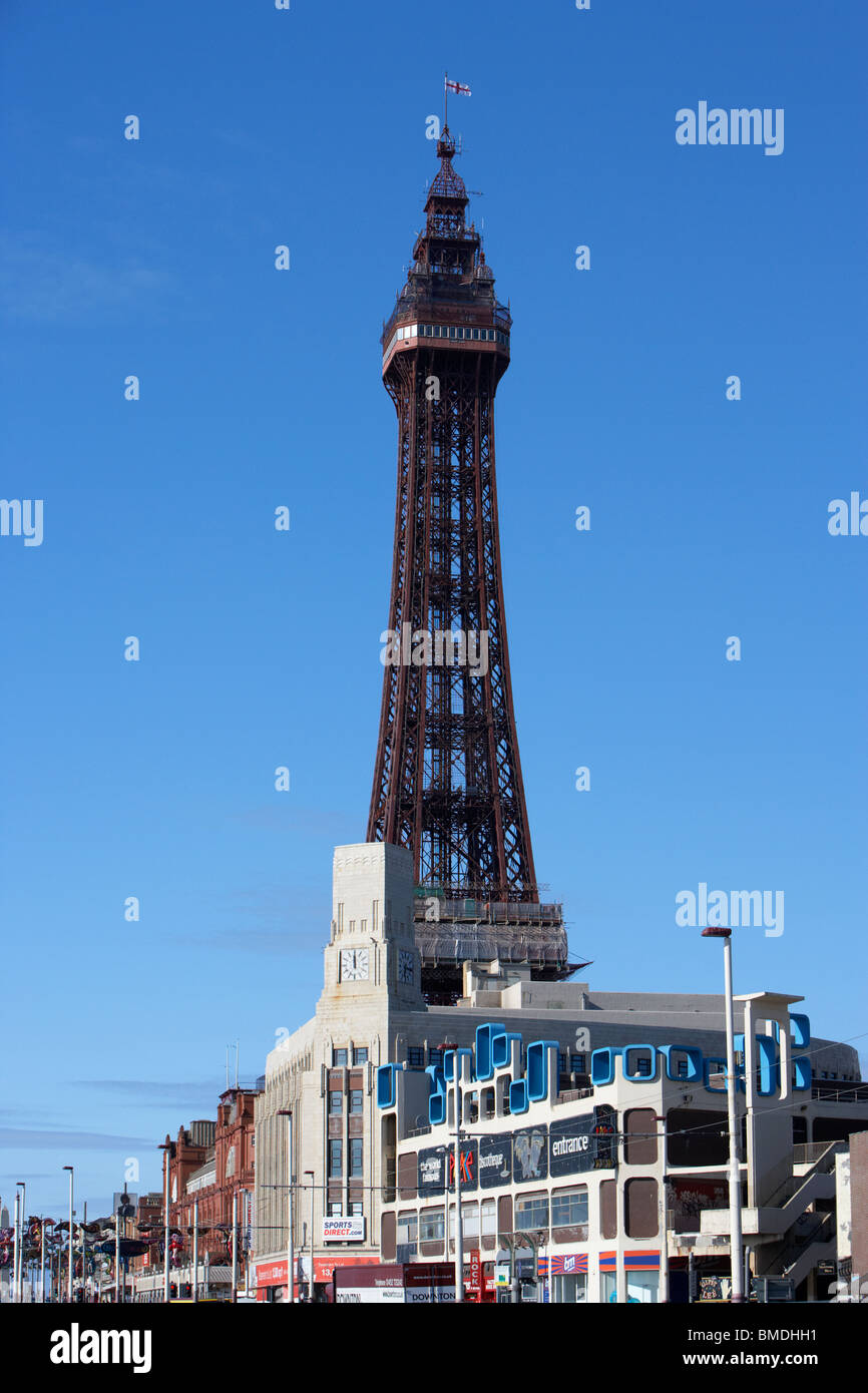 Blackpool Tower und Strandpromenade Gebäude Lancashire England uk Stockfoto