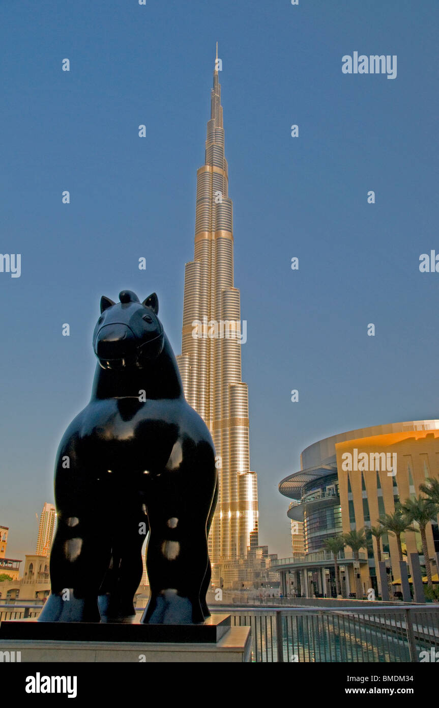Die 2.600 Fuß hohe Burj Dubai in Dubai Vereinigte Arabische Emirate ist höchste Gebäude der Welt und wurde im Januar 2010 eröffnet. Stockfoto