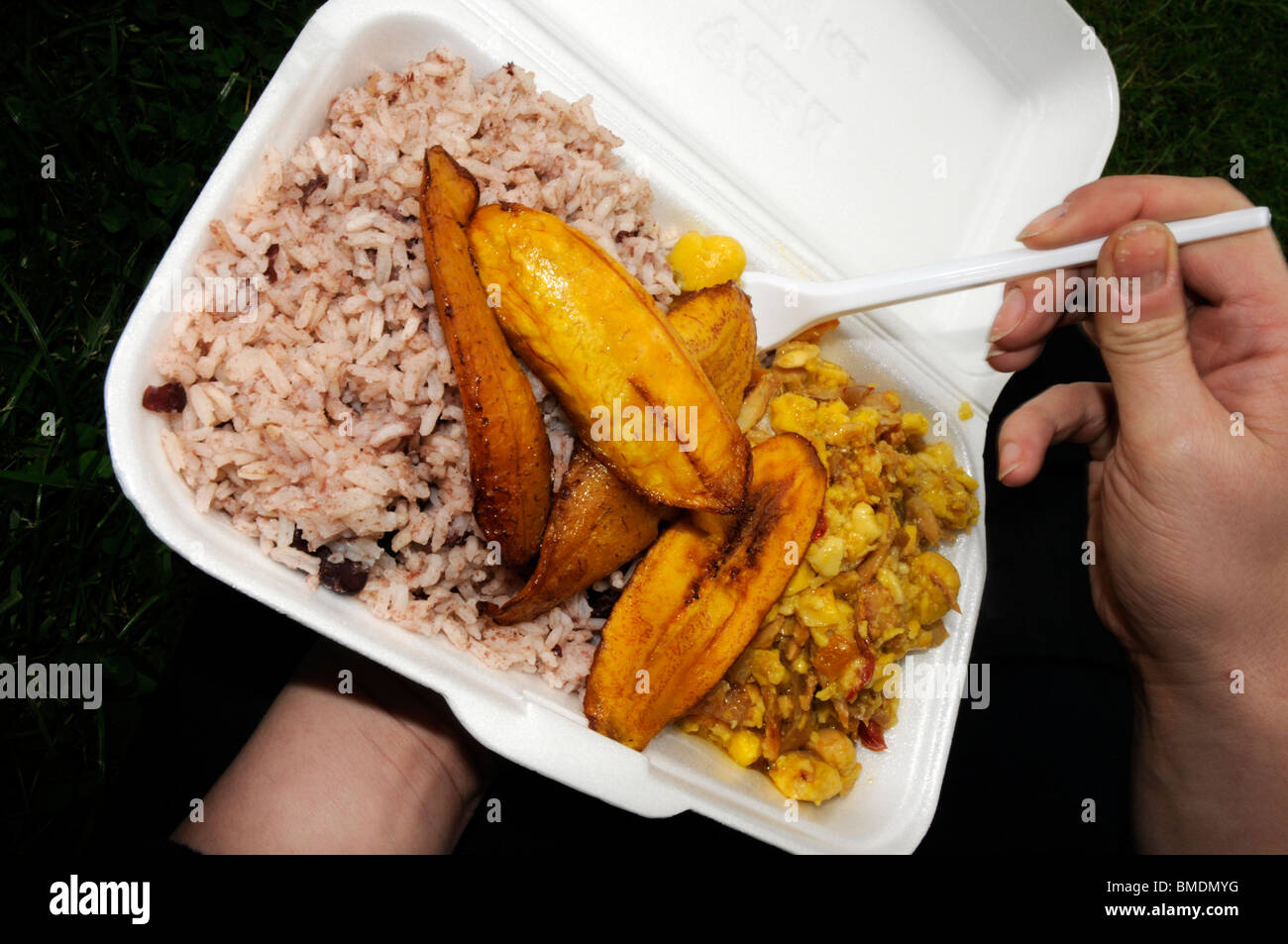 Ackee und Saltfish mit Reis und Erbsen.  Karibisches Essen Lesung Karneval 2010. Stockfoto