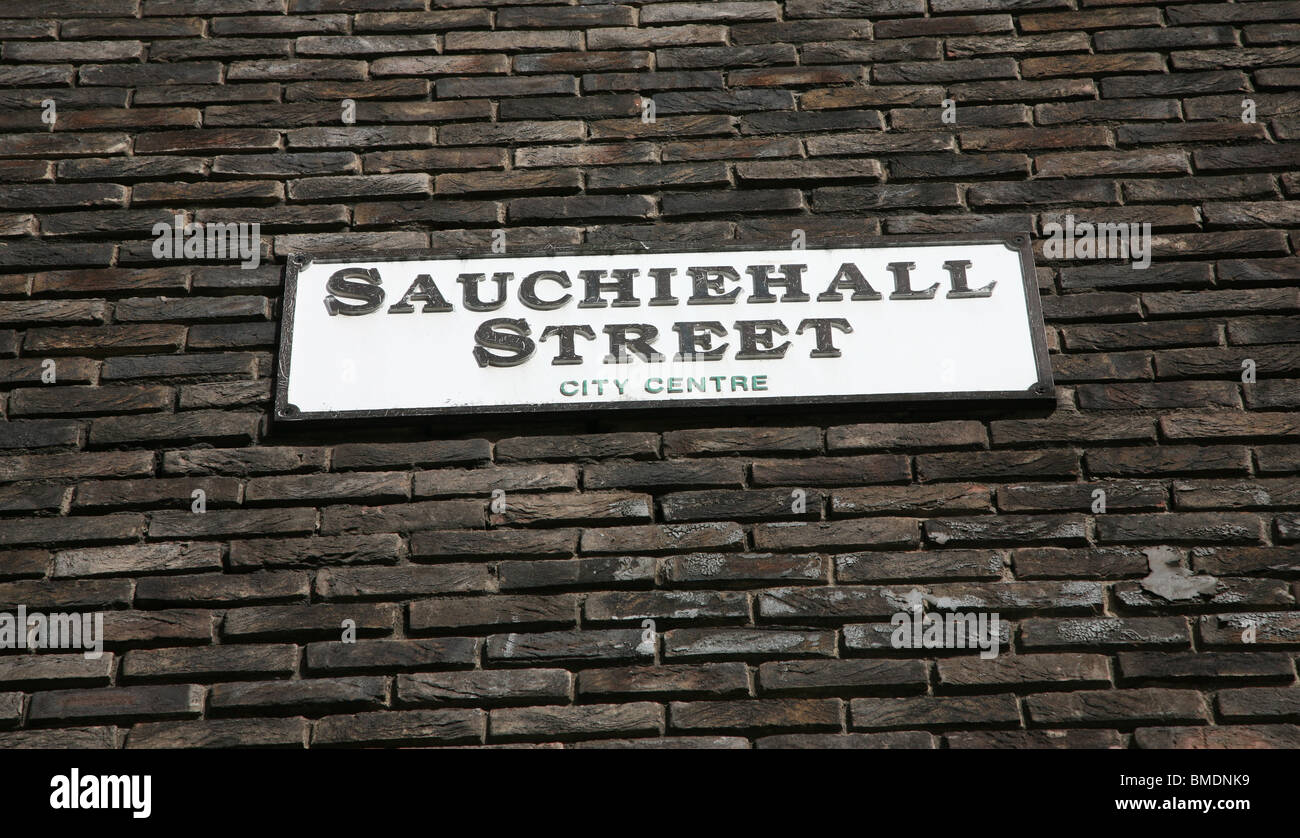 Schild mit der Aufschrift Sauchiehall Street in Glasgow, Schottland Stockfoto