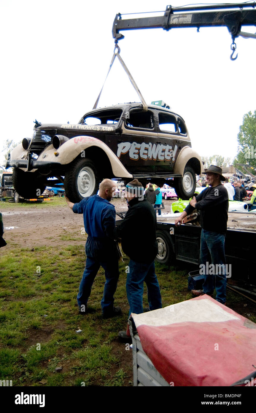 zerschlagen, smash zerschlagen Absturz Abstürze Absturz Aktien uk Stockcar Gartenfeuerwerk kurz Oval ovale Rennauto Rennwagen Schaltung Schaltungen Stockfoto