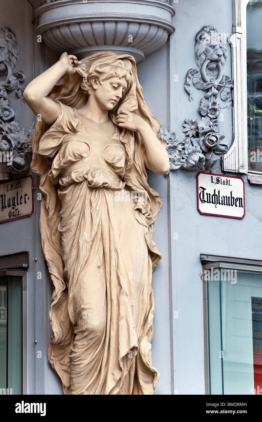 Jugendstil-Skulptur, Tuchlauben Straße, Innere Stadt, Wien, Österreich Stockfoto