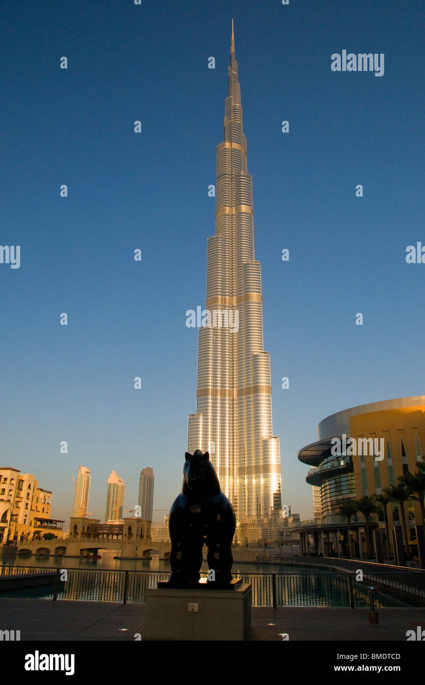 Die 2.600 Fuß hohe Burj Dubai in Dubai Vereinigte Arabische Emirate ist höchste Gebäude der Welt und wurde im Januar 2010 eröffnet. Stockfoto