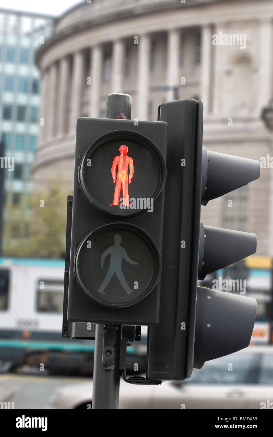 Ampel mit roten Warnschild Stockfoto