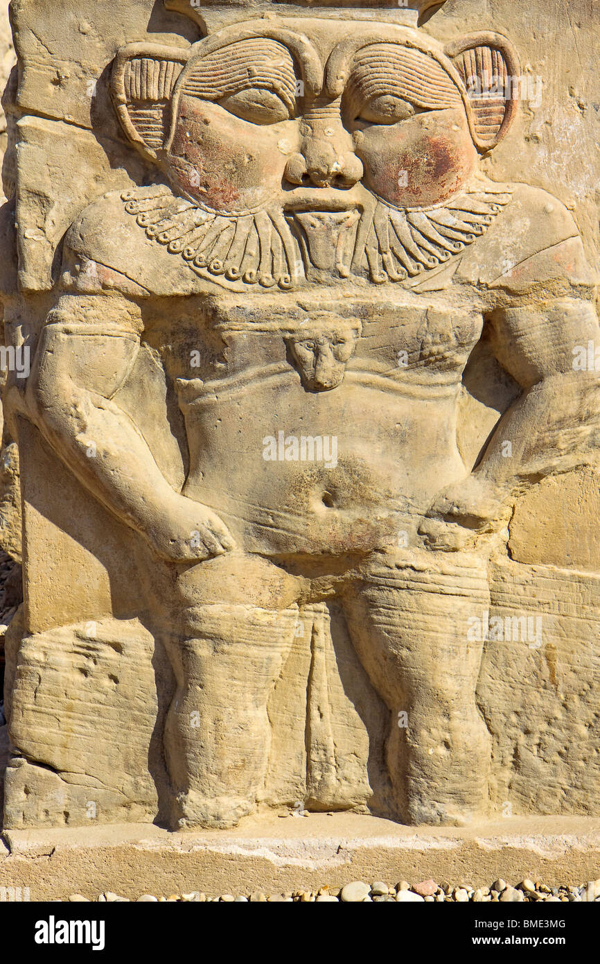 Ägypten Dendarah Gott Bes Hochrelief Stockfoto