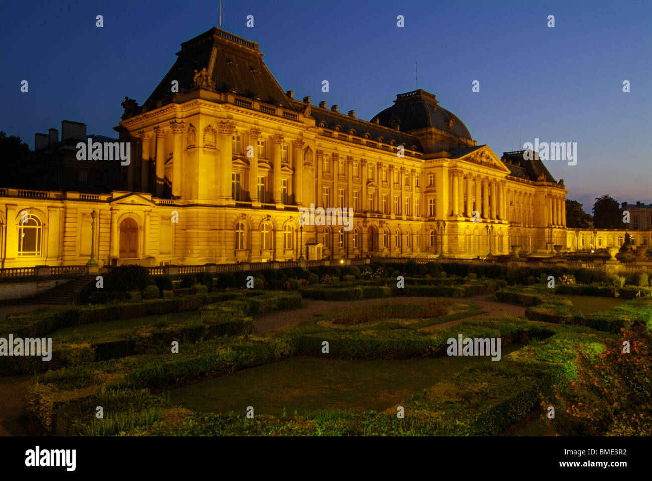 Palais du Roi der König von Belgien Amtssitz auf der Place des Palais Brüssel Belgien EU-Europa in der Nacht Stockfoto