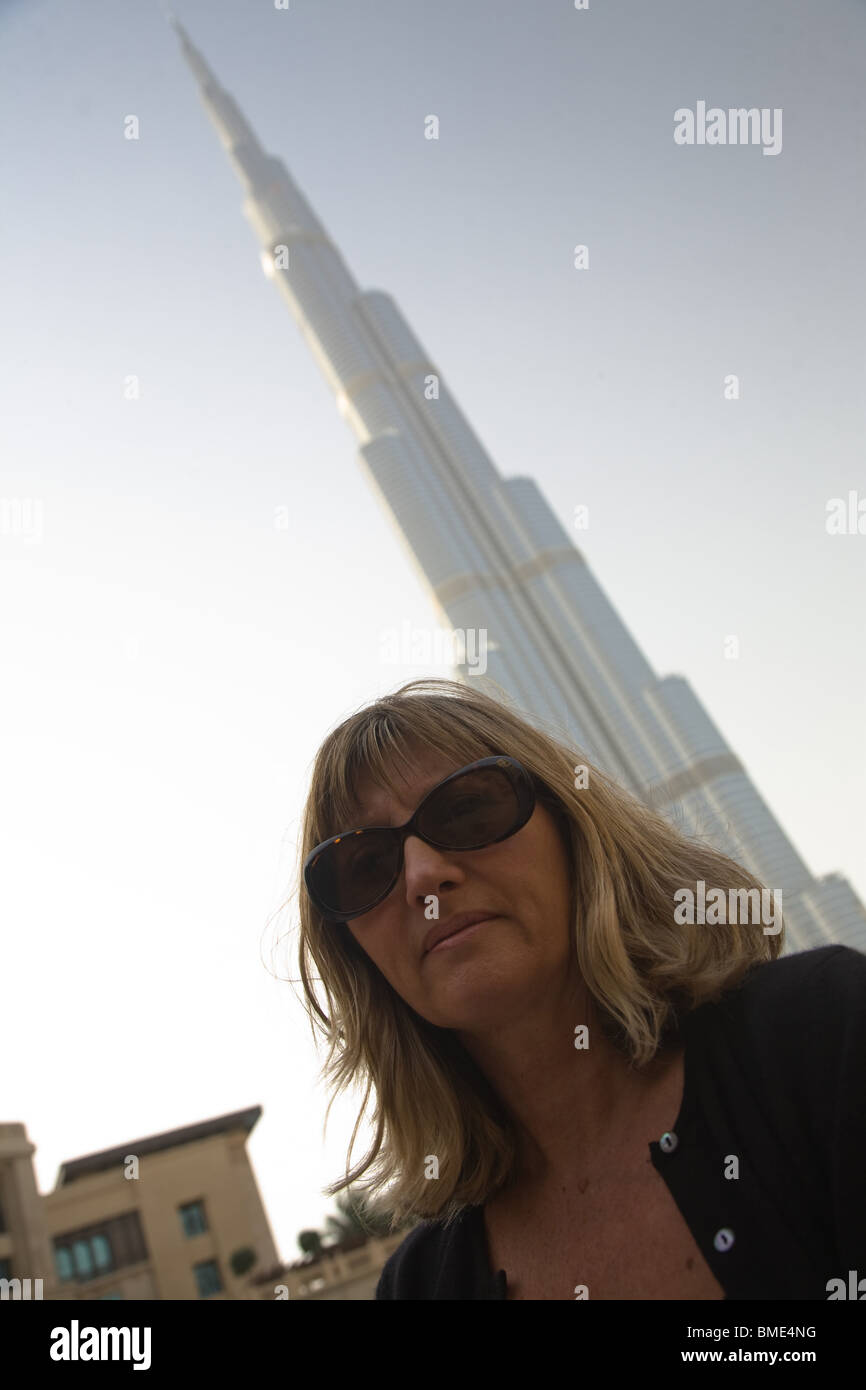 Frau Burj Khalifa Gebäude Tower Dubai Vereinigte Arabische Emirate Stockfoto