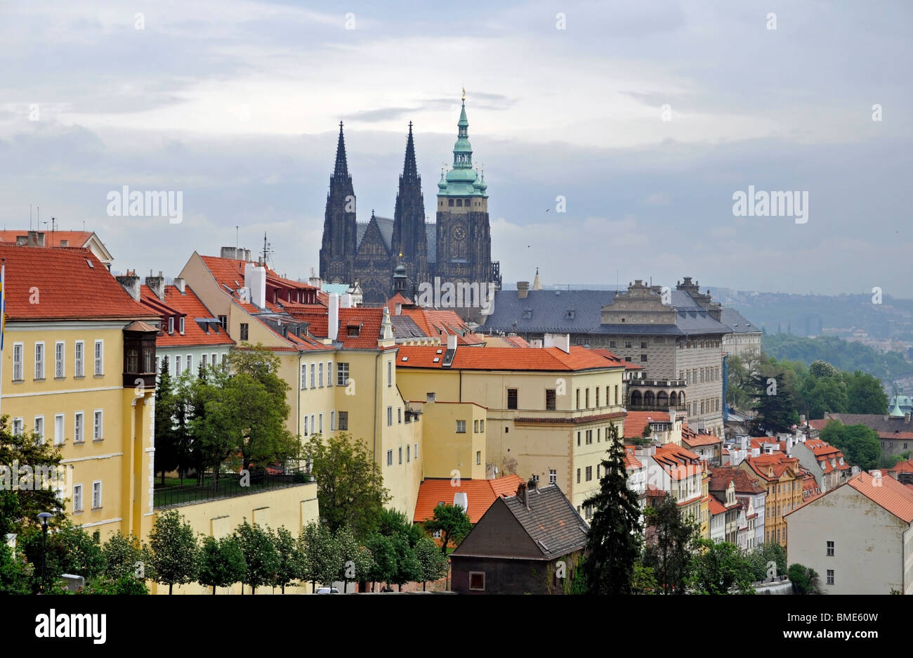 Panorama von St. Vitus Kathedrale und Prager Burg, Prag, Tschechische Republik, Mitteleuropa Stockfoto