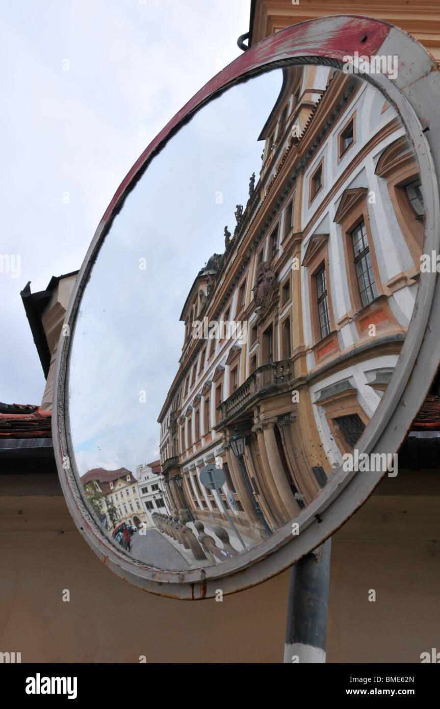 Spiegelbild der Prager Straße, Praga-Prag-Tschechische Republik-Ost-Europa Stockfoto