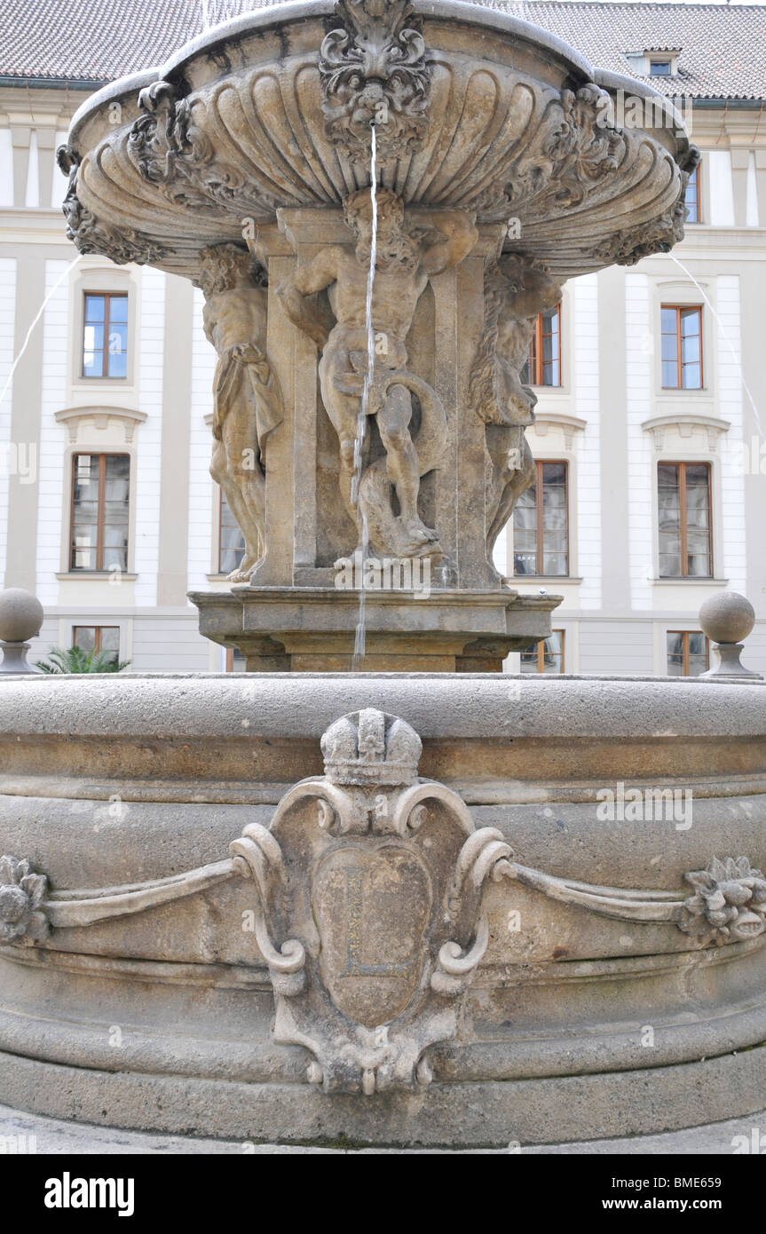 Fragment der alten Brunnen, Praga Prag Tschechische Republik Europa Stockfoto