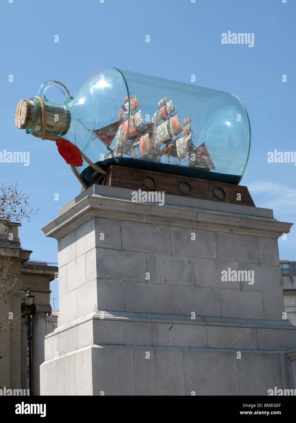 Yinka Shonibare Replica Horatio Nelsons Flaggschiff Victory Stockfoto