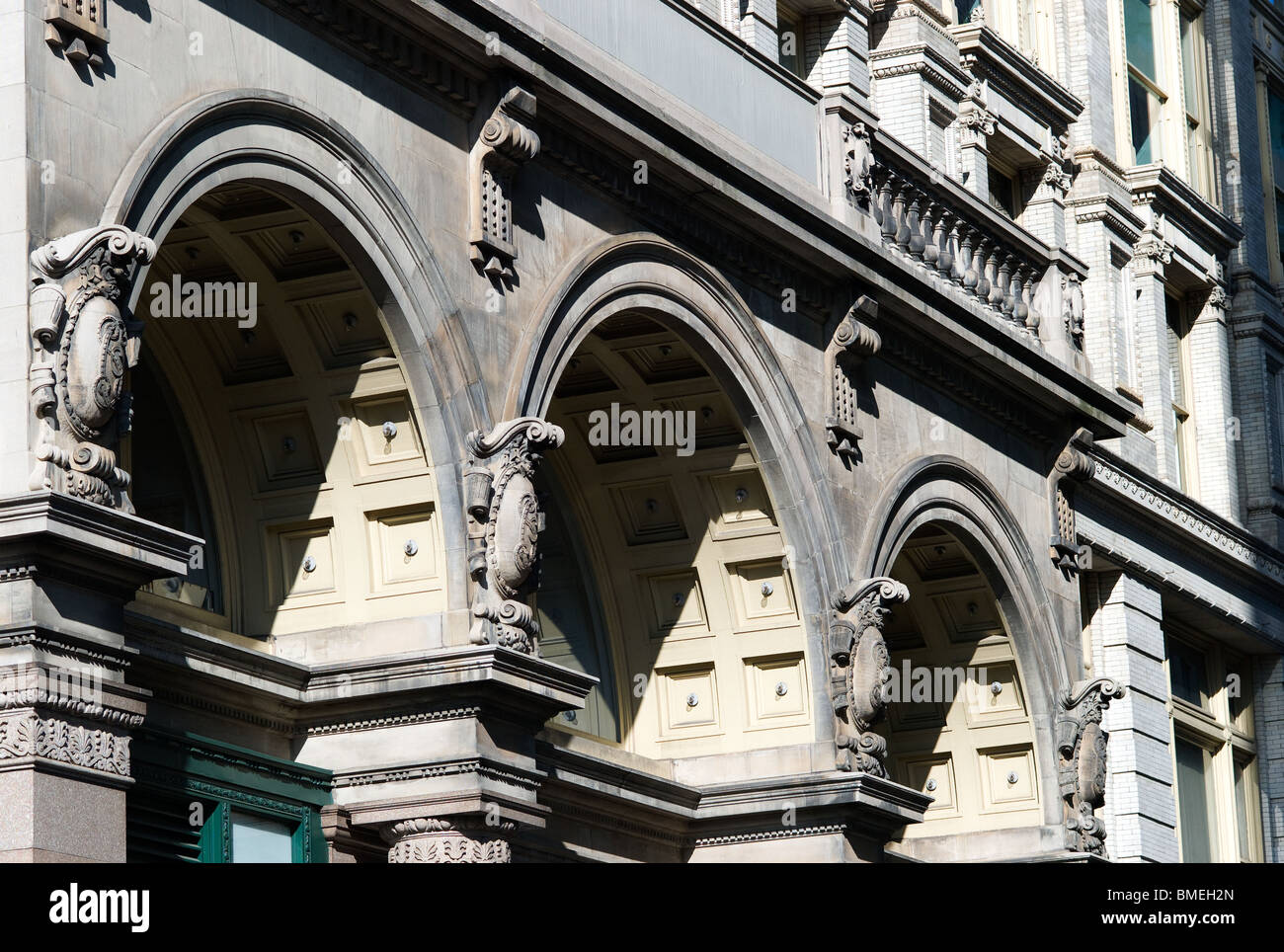 GEBÄUDE-FASSADE, NEW YORK CITY Stockfoto