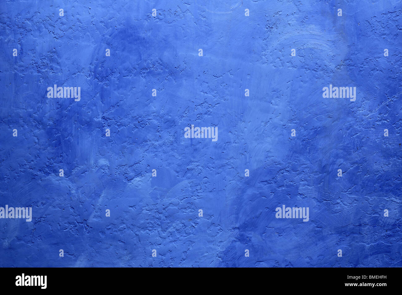 Grunge blau lackierten Wandbeschaffenheit Hintergrund mediterrane Häuser Stockfoto