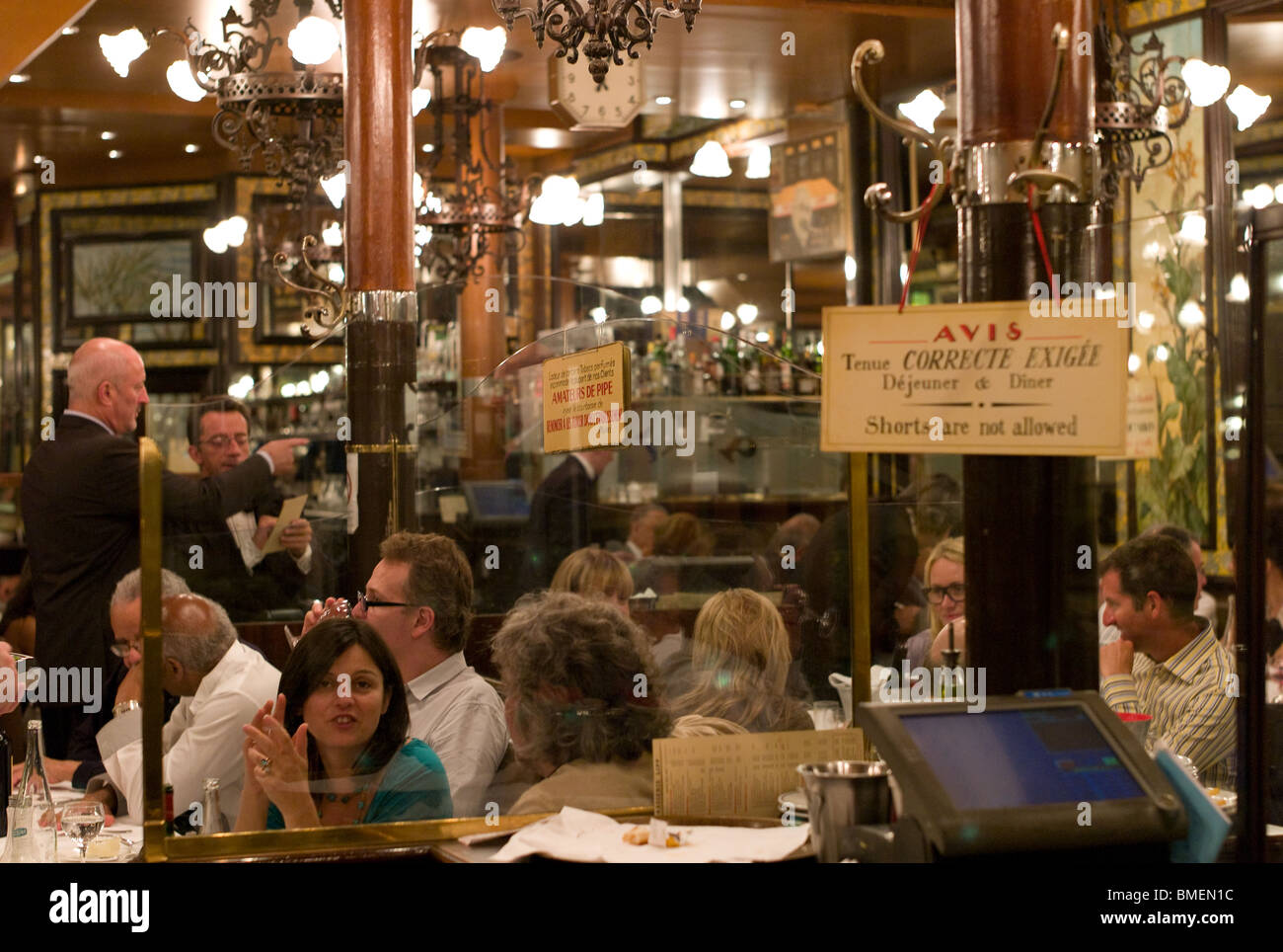 CAFE LIPP PARIS, FRANKREICH Stockfoto