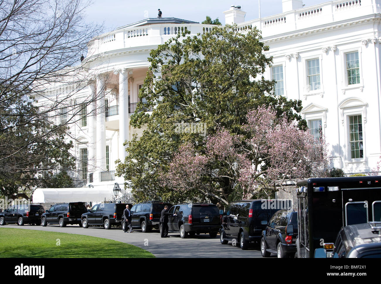 Präsident Barack Obama Motorcade außerhalb des weißen Hauses. Stockfoto