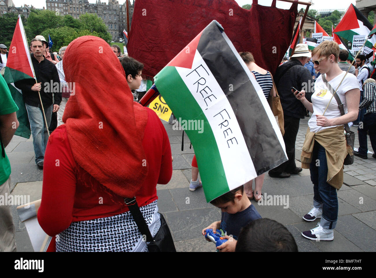 Anti-israelische Proteste in Edinburgh nach dem Angriff auf einen Hilfskonvoi versucht für Gaza zu erreichen. Stockfoto