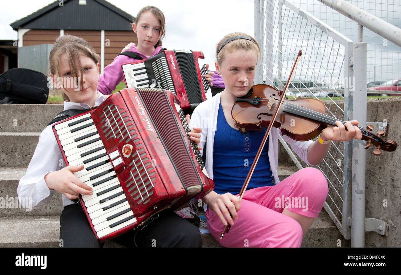 Konkurrent auf der Limerick County Fleadh Ceol irische Musik-Wettbewerb, 5. Juni 2010 Krankenhaus, County Limerick, Irland Stockfoto