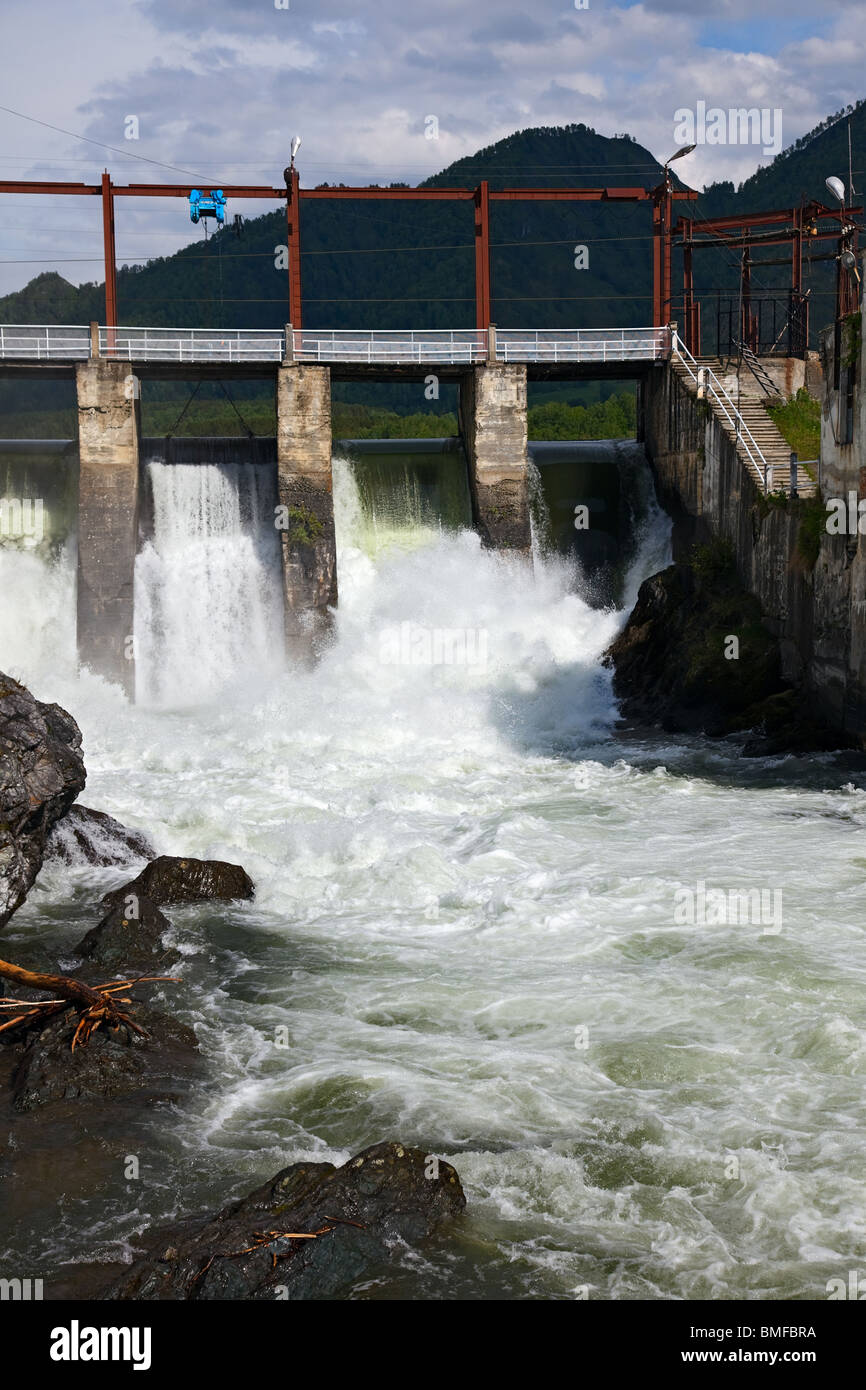 Wasserkraftwerk, Katun Fluss, Chemal, Altay, russischen Fedration Stockfoto