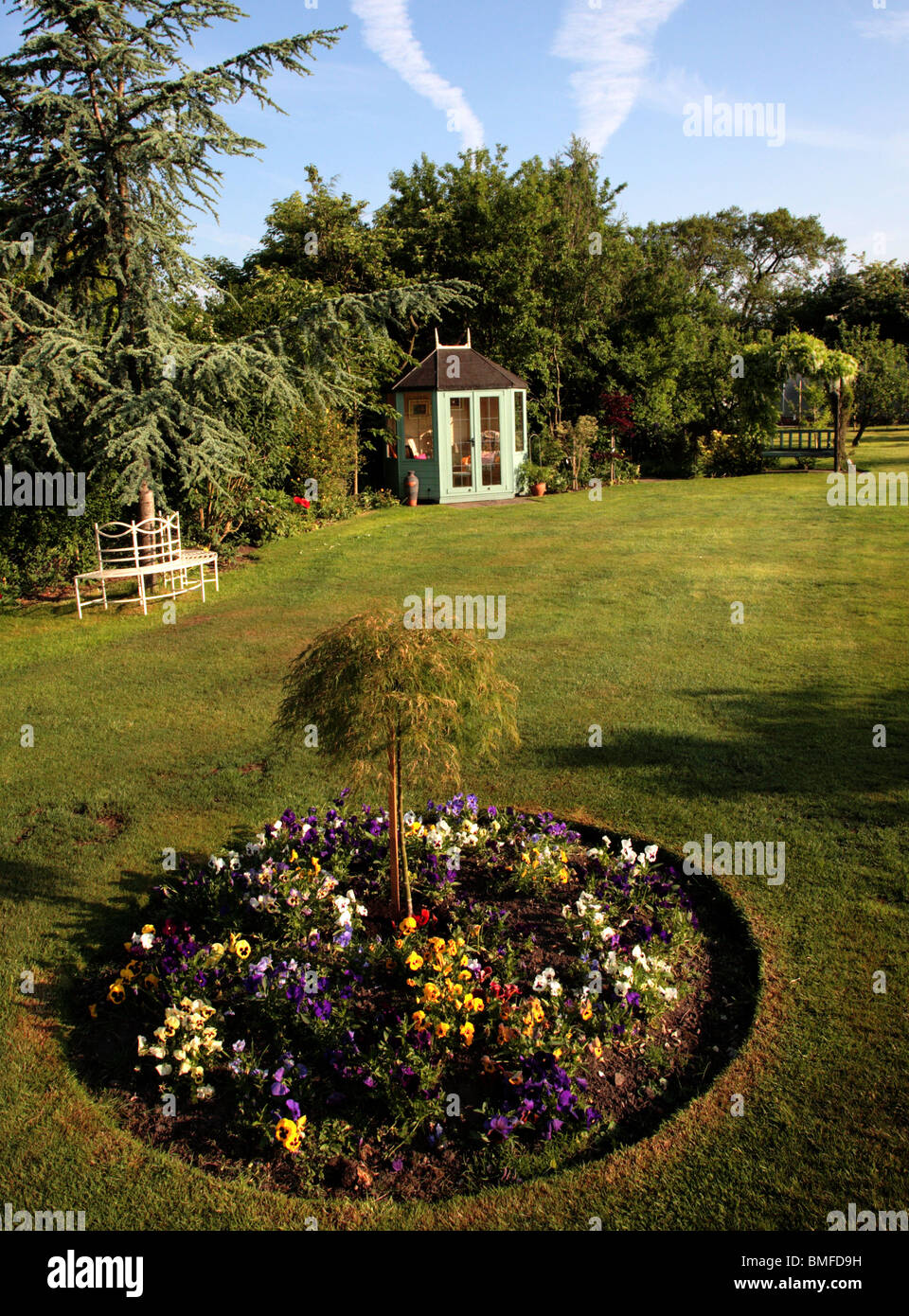 Englischer Garten im Frühsommer Stockfoto