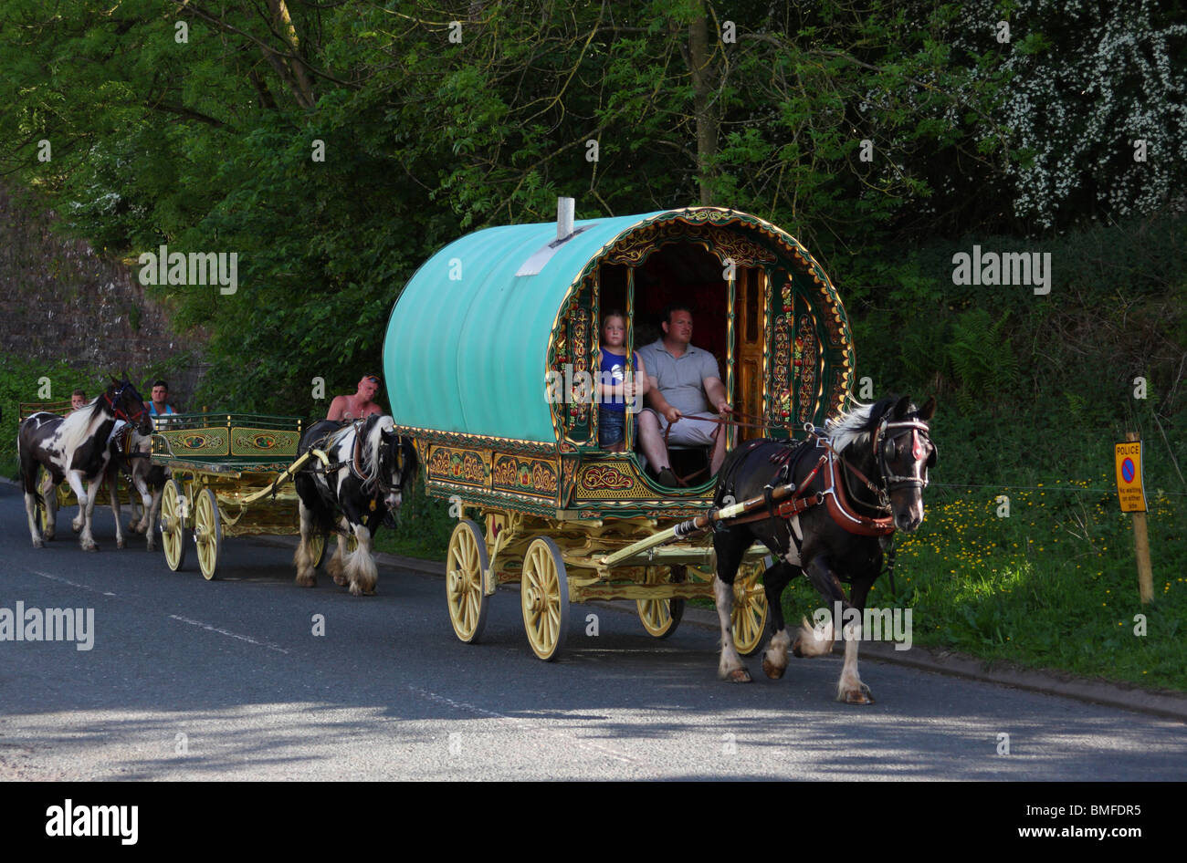 Eine Roma-Zigeuner-Familie in Appleby Horse Fair, Appleby In Westmorland, Cumbria, England, Vereinigte Königreich Reisen Stockfoto