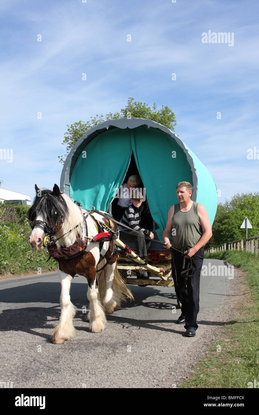 Eine Roma-Zigeuner-Familie in Appleby Horse Fair, Appleby In Westmorland, Cumbria, England, Vereinigte Königreich Reisen Stockfoto