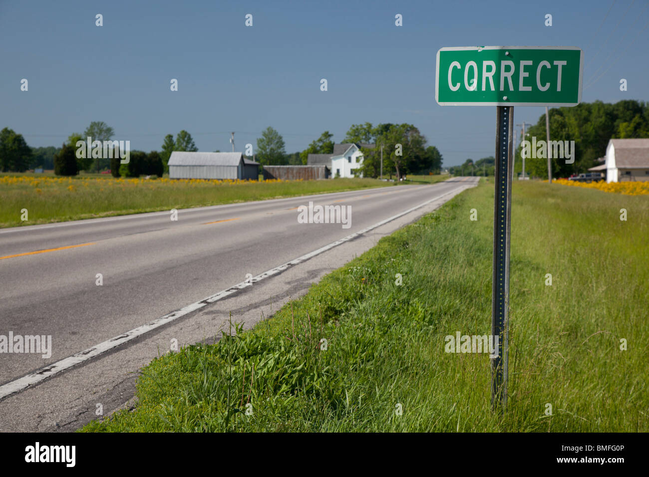 Richtig, Indiana - ein Schild sagt Treiber, dass sie in der kleinen Stadt richtig ankommen. Stockfoto