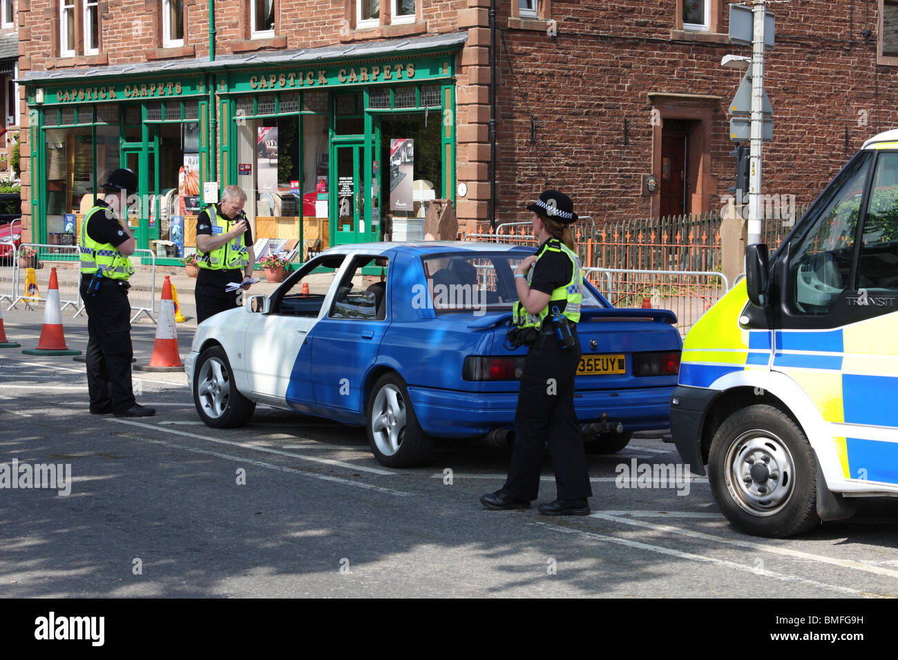Ein Polizeifahrzeug schauen Sie Appleby Horse Fair, Appleby In Westmorland, Cumbria, England, U.K Stockfoto
