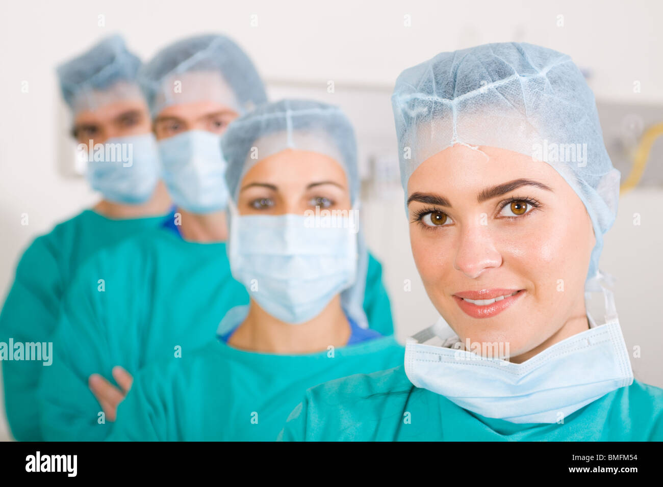 Mediziner mit Masken Stockfoto