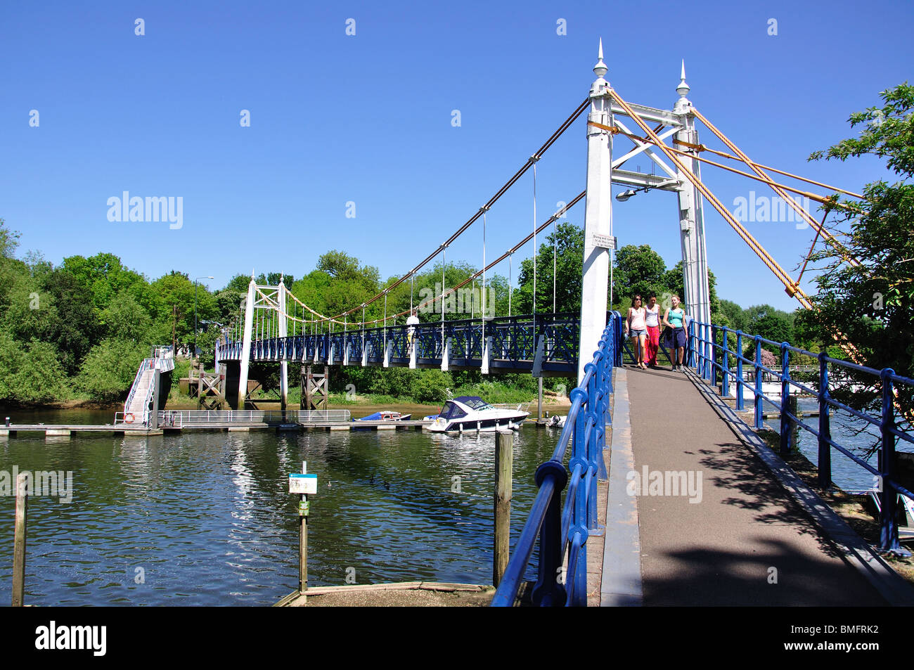 Die westlichen Hängebrücke, Teddington Lock, London Borough of Richmond upon Thames, Greater London, England, Vereinigtes Königreich Stockfoto