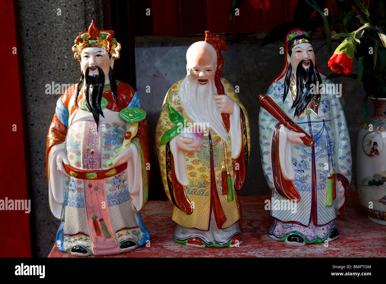 China-Statuen von Fu Lu Shou, zehn tausend Buddhas Kloster, Sha Tin District, Hong Kong, China Stockfoto