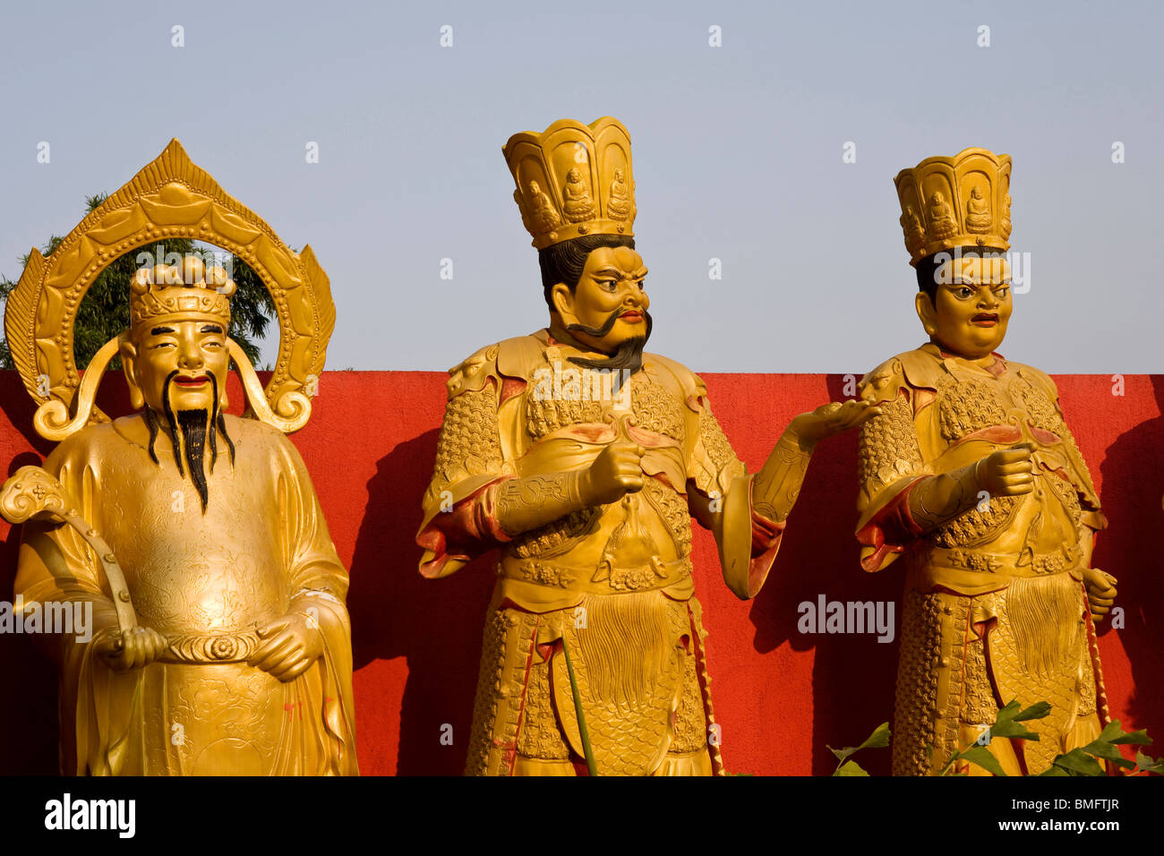 Statue von Gottheiten, zehn tausend Buddhas Kloster, Sha Tin District, Hong Kong, China Stockfoto