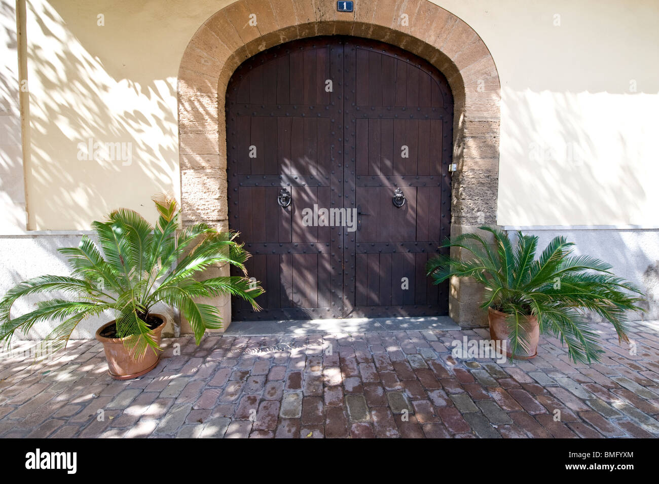 Eingang in die Altstadt von Alcudia auf Mallorca in Spanien Stockfoto