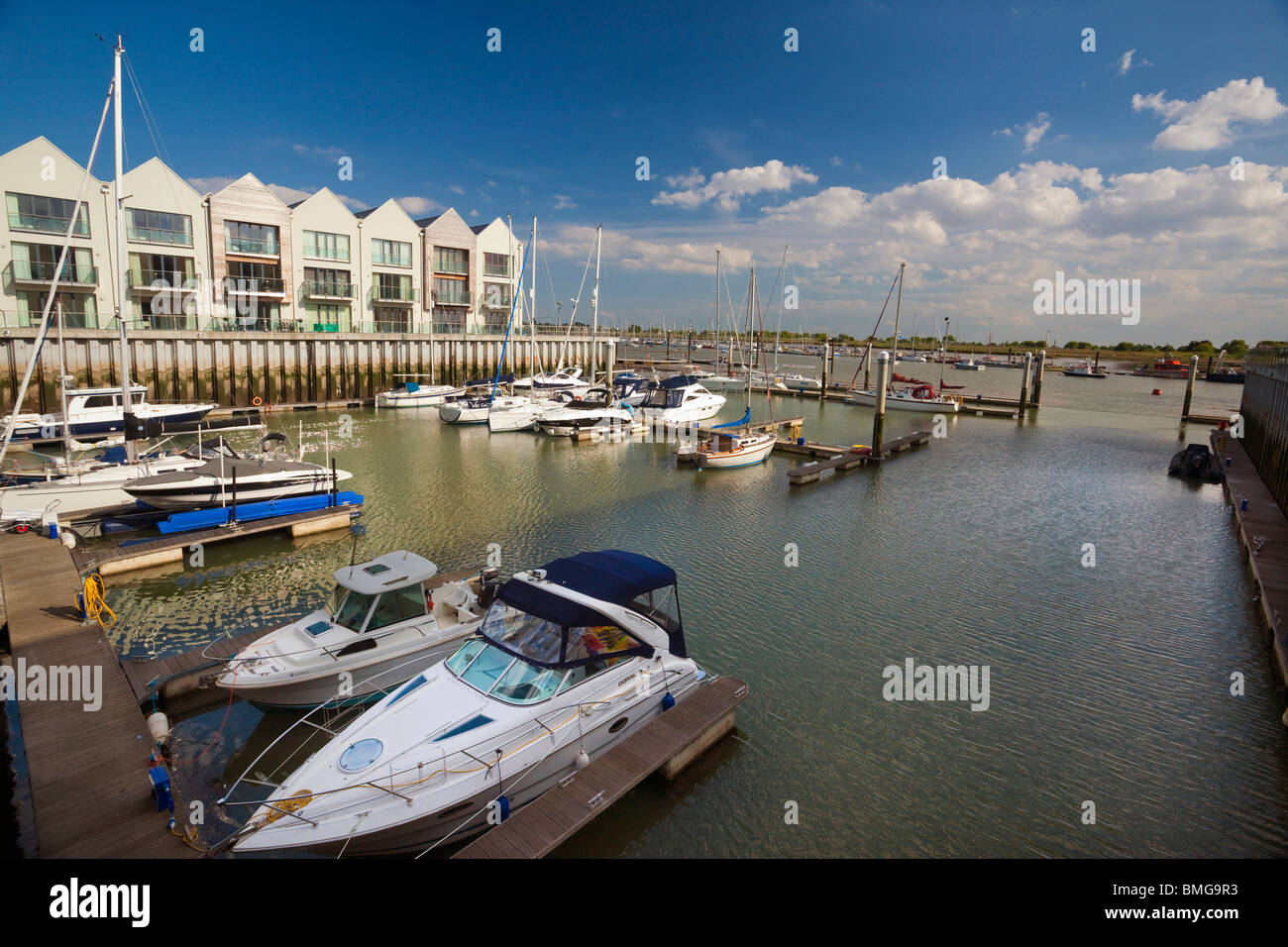 Waterside Marina Wohnungen in Brightlingsea Stockfoto