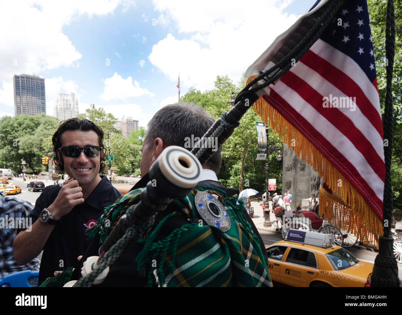 Dario Franchitti, Indianapolis 500 Sieger ist ein Rundgang auf einen Doppeldecker-Tour-Bus, Manhattan und Central Park in New York zu sehen Stockfoto