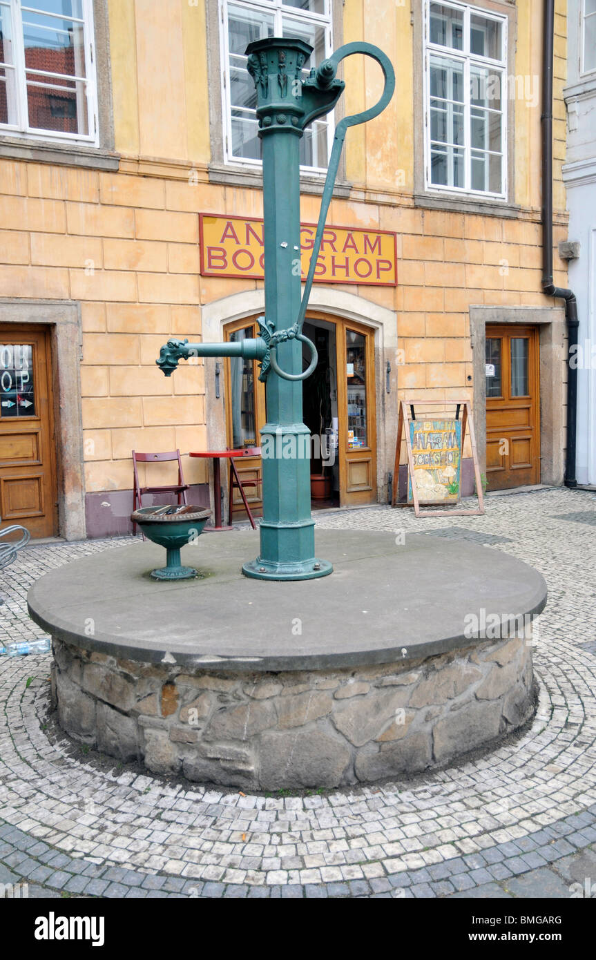 Alte Brunnen, Prag, Tschechien, Ost Europa Stockfoto