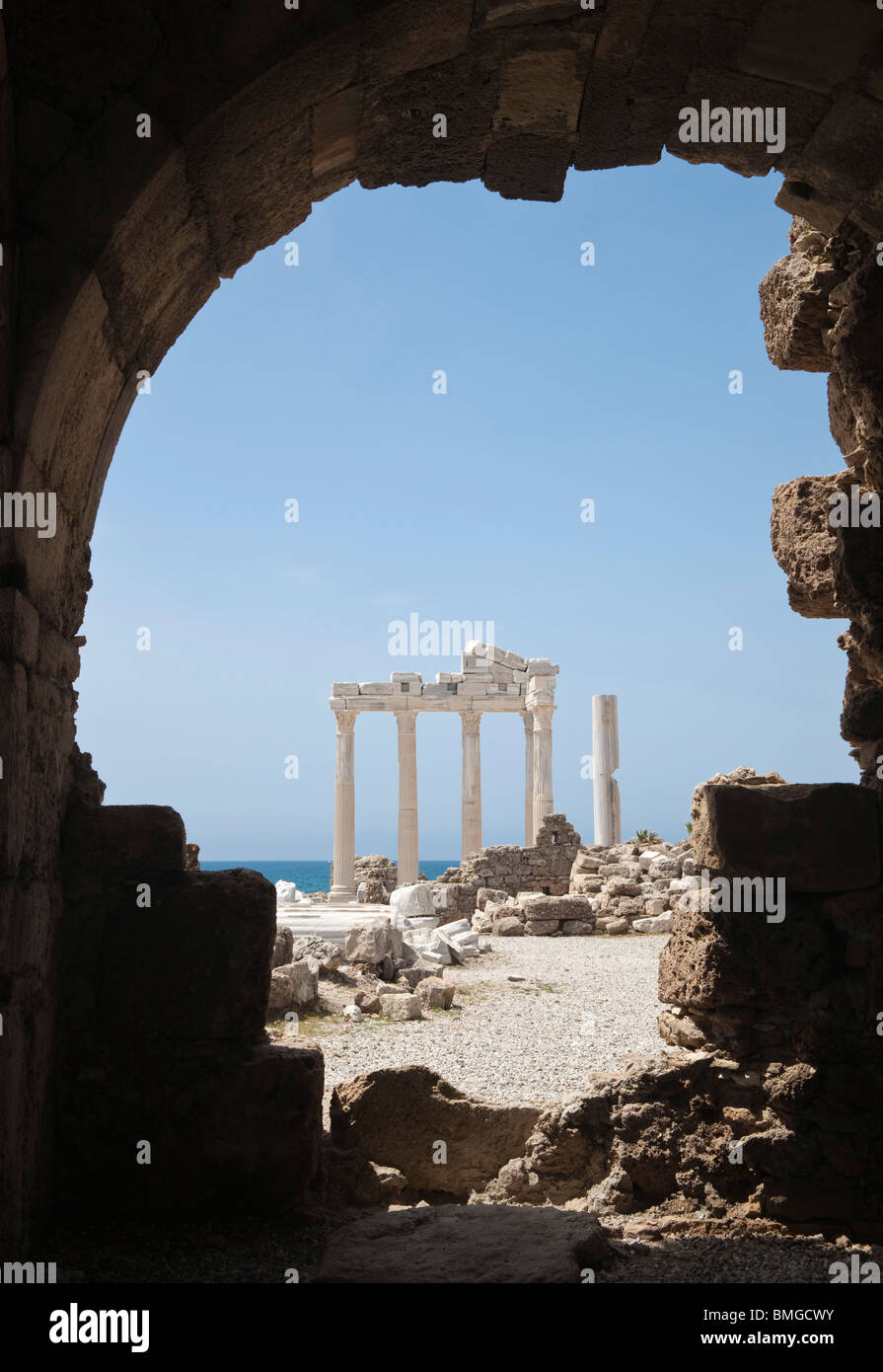 Türkei-Antalya - Side, der Tempel des Apollo in der späteren Christian Basilica von gesehen Stockfoto