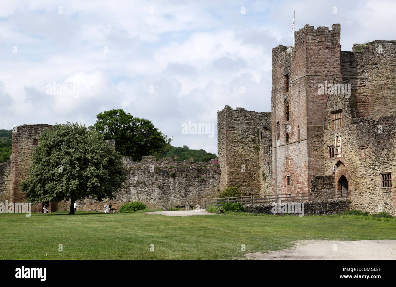 Ludlow Castle eine mittelalterliche Burgruine, die Heimat von großen Festivals das ganze Jahr Ludlow Shropshire UK Stockfoto
