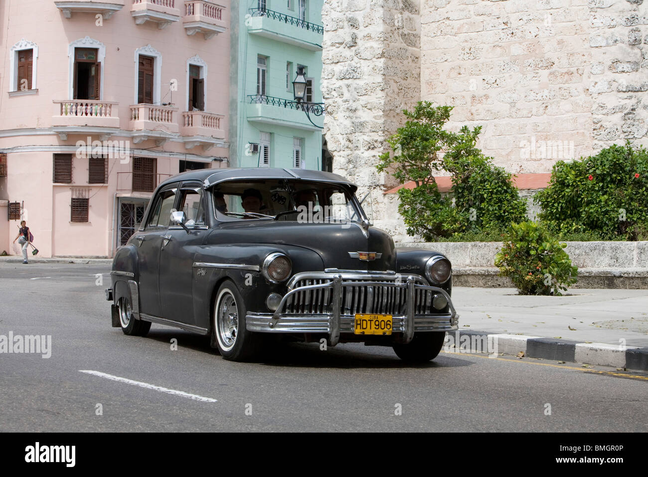 Amerikanische Oldtimer auf den Straßen von Havanna in Kuba. Stockfoto
