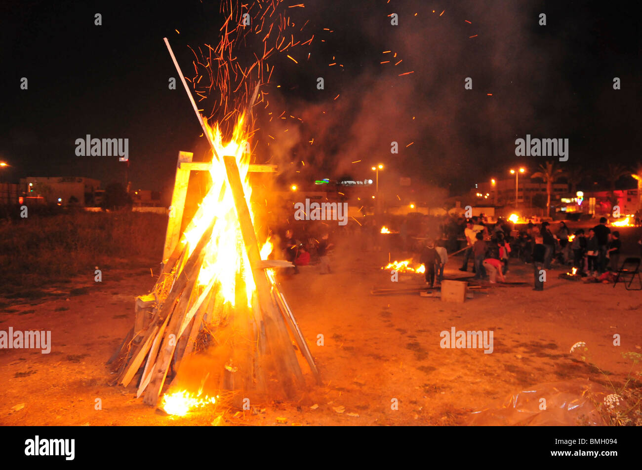 Israel, Haifa, Neve Shaanan, das Feuer während der Verzögerung B'omer Feierlichkeiten Stockfoto